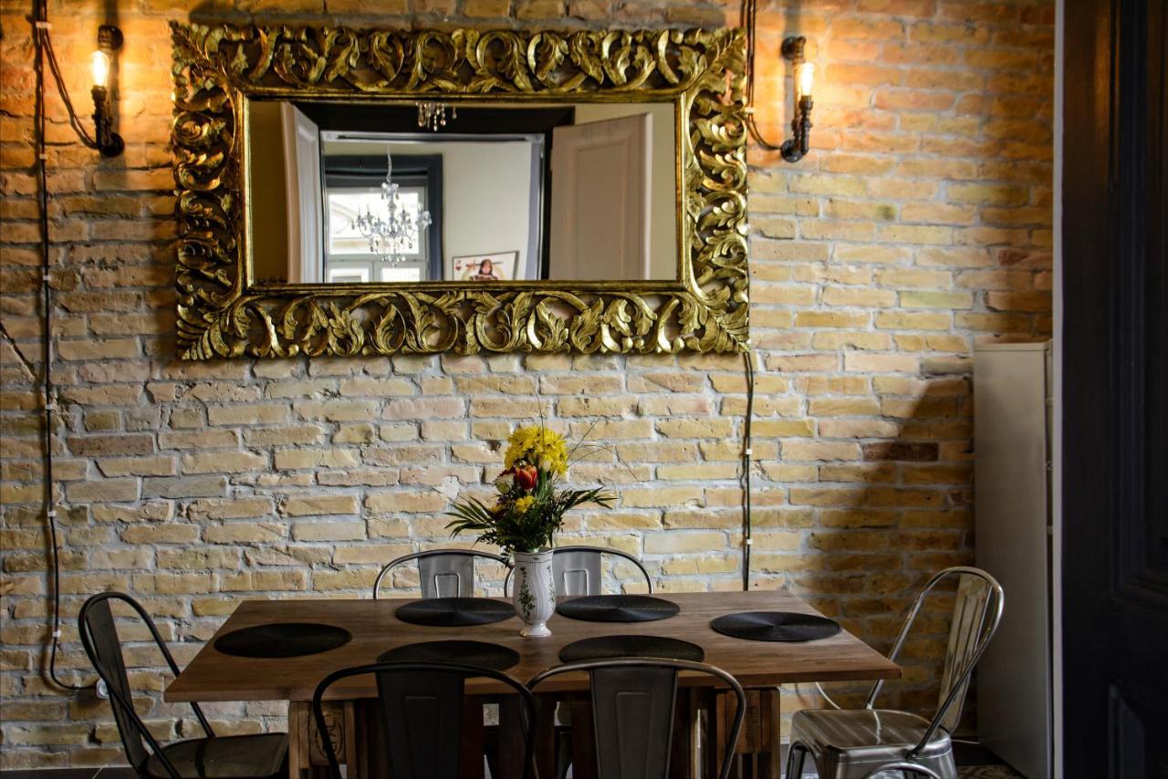 W-Tree Loft Style Apartment Budapest Bagian luar foto